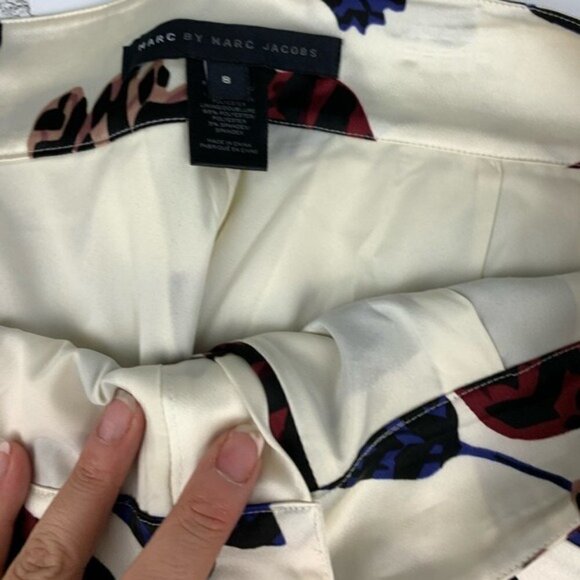 MARC Jacobs High Rise Floral Print Shorts - Picture 4 of 6